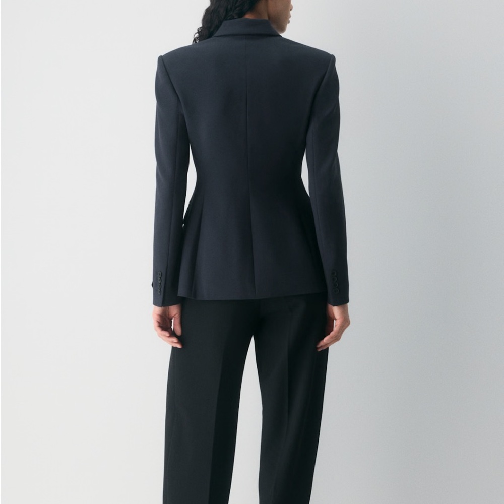 NWT Babaton Standout Blazer in Dark Night Navy / Size 2 - Picture 3 of 7